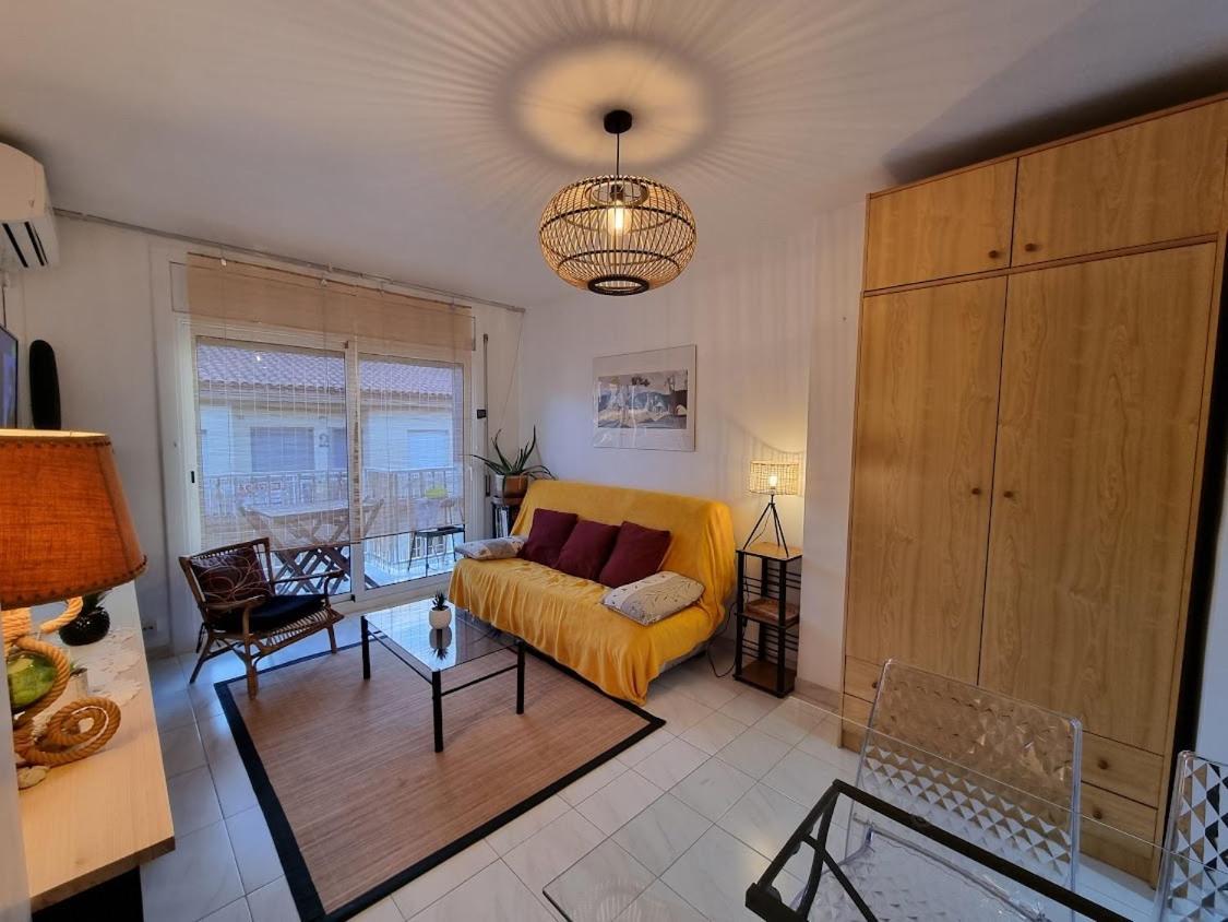 Lovely One Bedroom With Balcony Roses Esterno foto